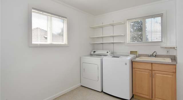 Photo of 15648 5th Ave NE, Shoreline, WA 98155