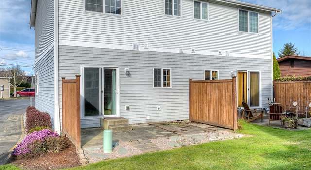 Photo of 617 7th St SE #10, Puyallup, WA 98372