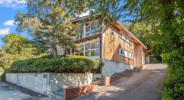 Photo of 1353 E Boston St, Seattle, WA 98102