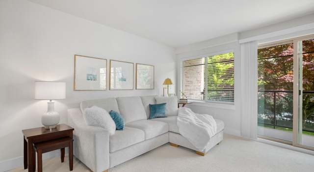 Photo of 511 100th Ave NE #111, Bellevue, WA 98004