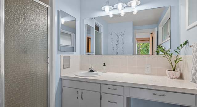 Photo of 1519 Meadowlark Ln, Mount Vernon, WA 98273