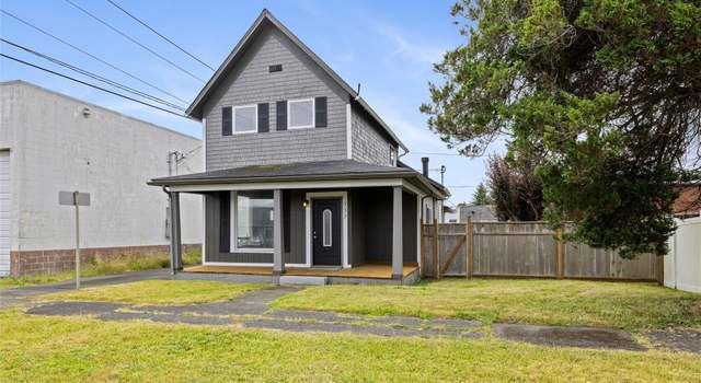 Photo of 117 G St, Cosmopolis, WA 98537
