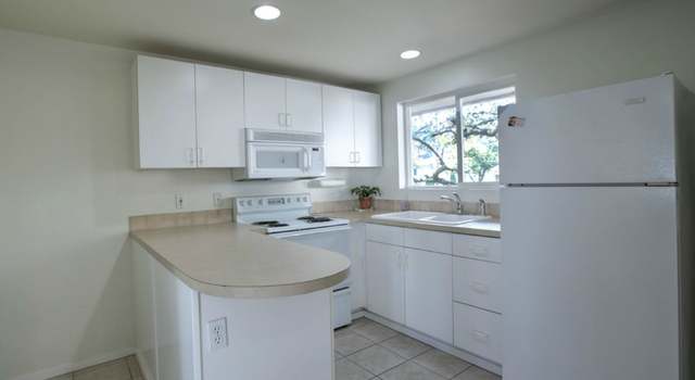 Photo of 831 126th Pl NE Unit B-102, Bellevue, WA 98005