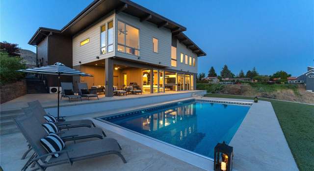 Photo of 617 Golf Course Pl, Chelan, WA 98816
