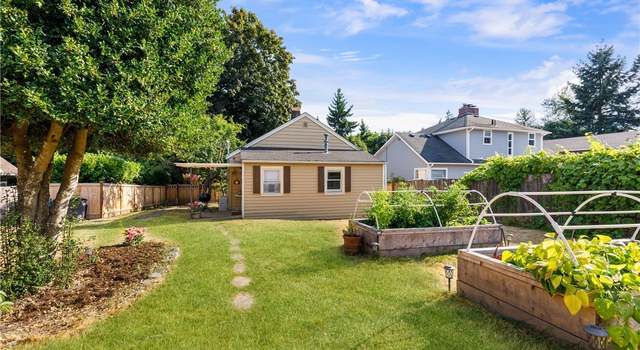 Photo of 1032 SW 152nd St, Burien, WA 98166