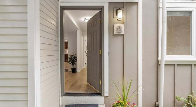 Photo of 12718 NE 120th St Unit J-2, Kirkland, WA 98034