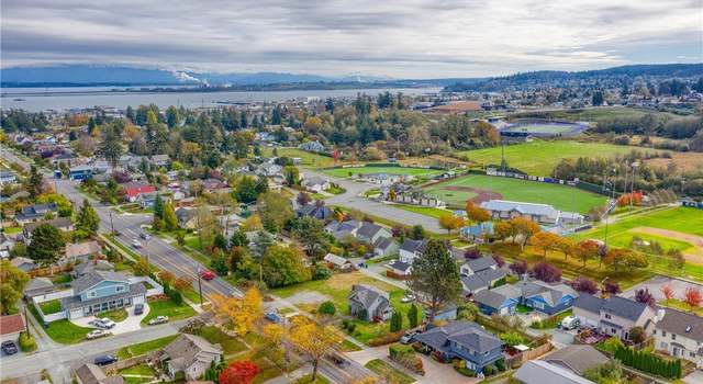 Photo of 2001 12th St, Anacortes, WA 98221