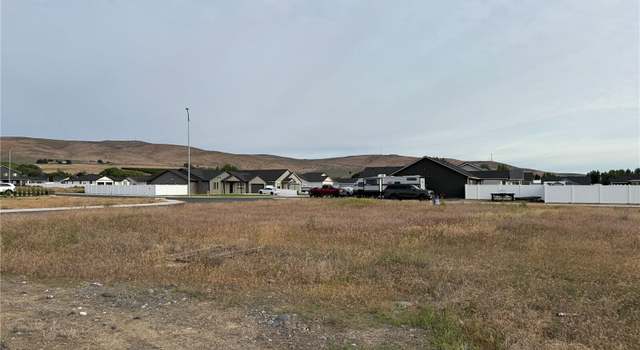Photo of 88 Sunwest Dr, Ephrata, WA 98823