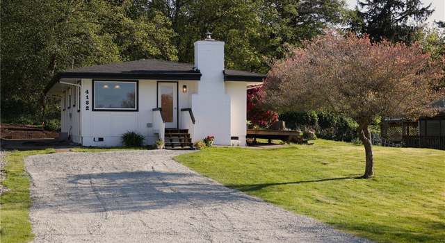 Photo of 4182 Scatchet View Dr, Clinton, WA 98236