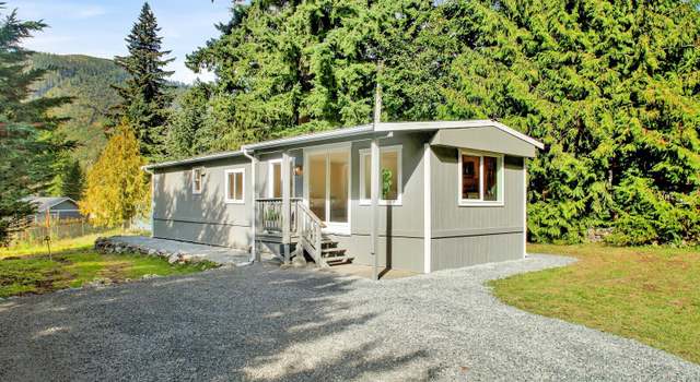 Photo of 7933 Santa Fe Trl, Maple Falls, WA 98266