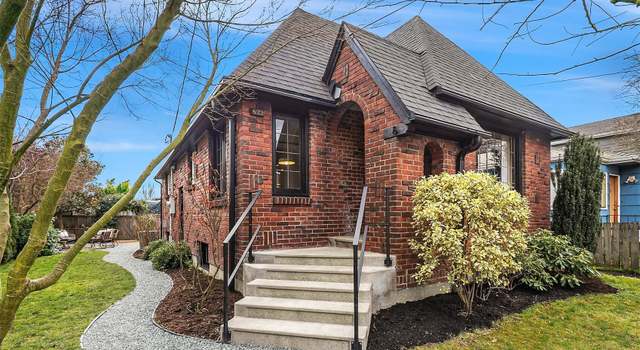 Photo of 823 NE 80th St, Seattle, WA 98115