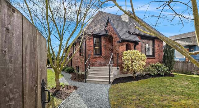 Photo of 823 NE 80th St, Seattle, WA 98115