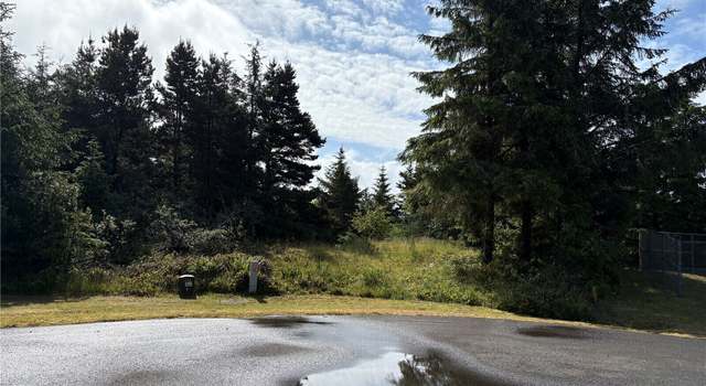 Photo of 923 Beachcomber Ct SW, Ocean Shores, WA 98569