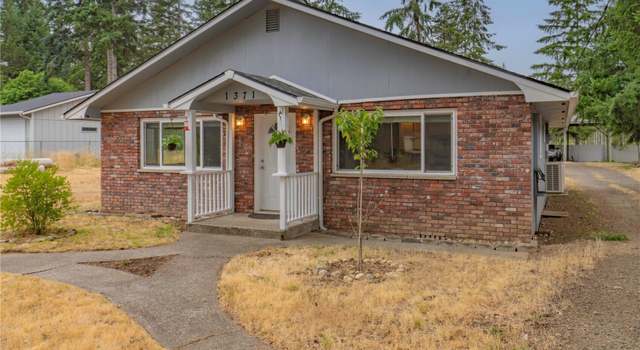 Photo of 1371 E Island Lake Dr, Shelton, WA 98584