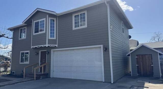 Photo of 502 S Camas Ave, Wapato, WA 98951
