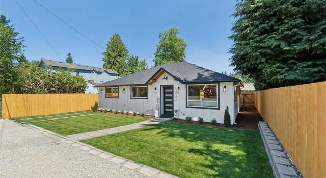 Photo of 14322 Burke Ave N, Seattle, WA 98133