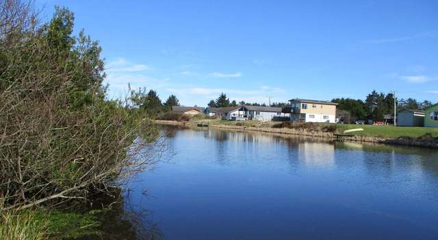 Photo of 552 Point Brown Ave NE, Ocean Shores, WA 98569