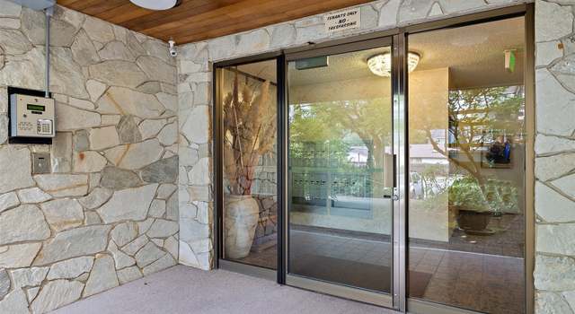 Photo of 13433 Roosevelt Way N #302, Seattle, WA 98133
