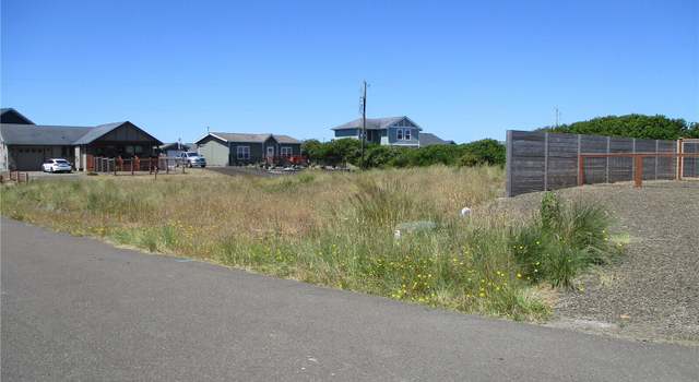 Photo of 1176 Fairwood Dr SW, Ocean Shores, WA 98569