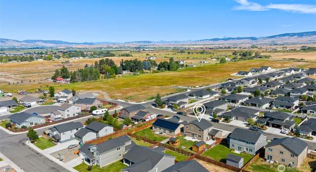 Photo of 106 E Country Side Ave, Ellensburg, WA 98926