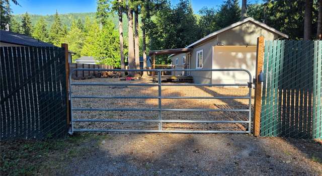 Photo of 8397 Golden Valley Blvd, Maple Falls, WA 98266