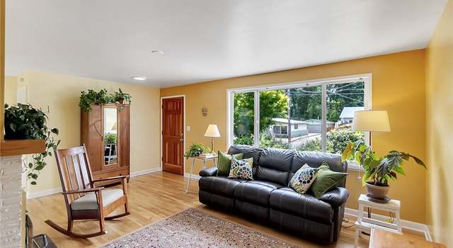 Photo of 1318 N 171st St, Shoreline, WA 98133