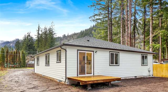 Photo of 8562 Golden Valley Dr, Maple Falls, WA 98266