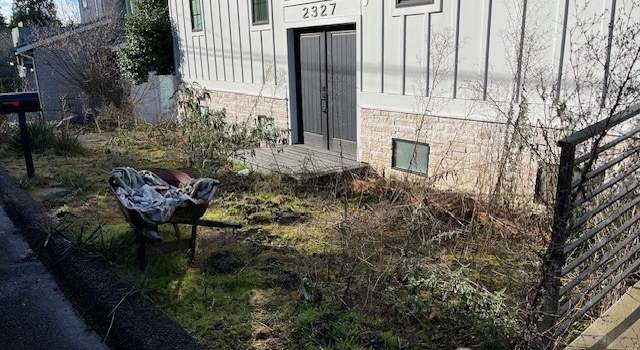 Photo of 2327 Hughes Ave SW, Seattle, WA 98116