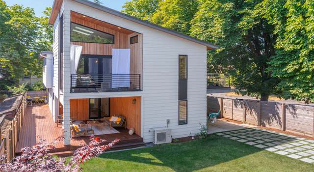 Photo of 900 N 78th St, Seattle, WA 98103