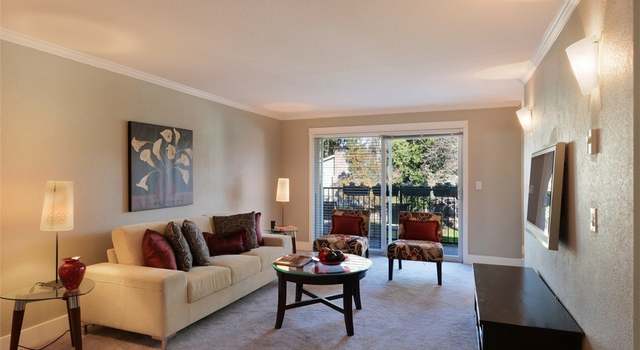 Photo of 939 N 101st St #205, Seattle, WA 98133