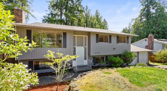 Photo of 8539 University Point Cir NE, Bremerton, WA 98311