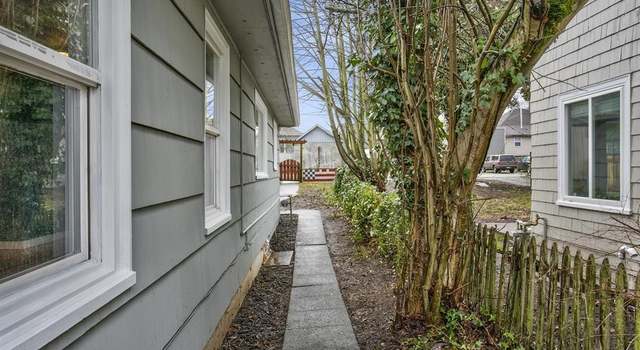 Photo of 833 10th St, Bremerton, WA 98337