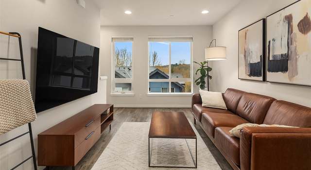 Photo of 10939 NE 189th Pl Unit E, Bothell, WA 98011