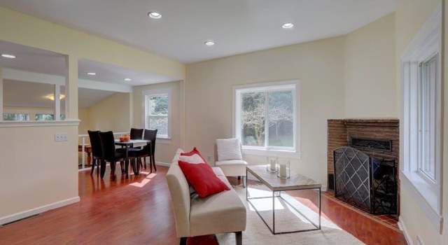Photo of 12530 20th Ave NE Unit A, Seattle, WA 98125