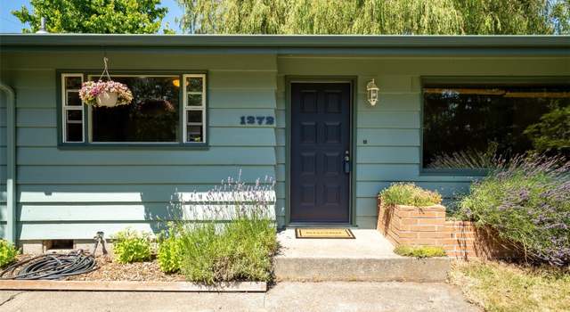 Photo of 1372 Marine Dr, Bellingham, WA 98225
