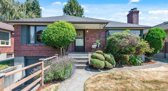 Photo of 2634 32nd Ave W, Seattle, WA 98199
