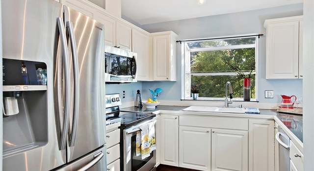 Photo of 535 N 103rd St Unit E, Seattle, WA 98133