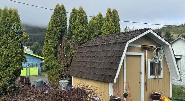 Photo of 1102 Water St, Raymond, WA 98577