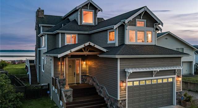 Photo of 2638 Sunlight Beach Rd, Clinton, WA 98236