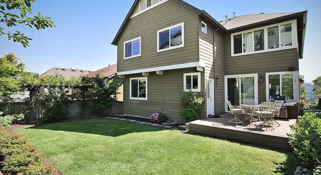 Photo of 811 Lingering Pine Dr NW, Issaquah, WA 98027