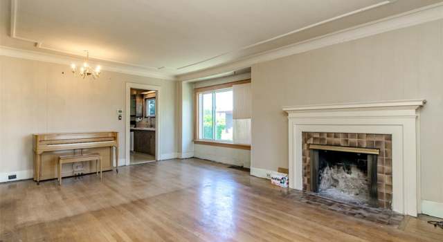 Photo of 125 N 74th St, Seattle, WA 98103