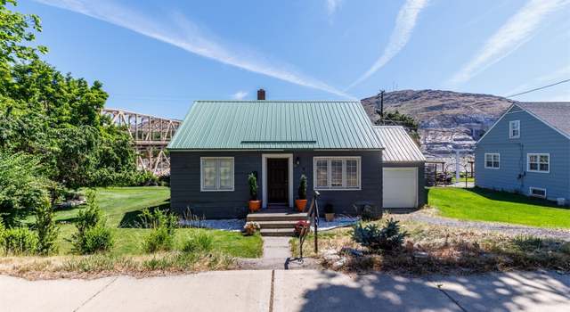 Photo of 313 Columbia Ave, Coulee Dam, WA 99116