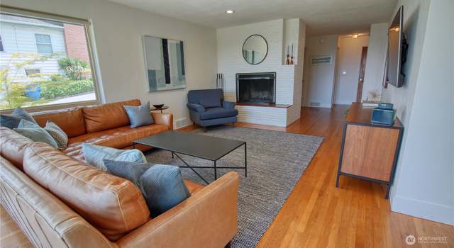 Photo of 2515 39th Ave SW, Seattle, WA 98116