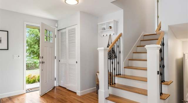 Photo of 8720 216th St SW, Edmonds, WA 98026