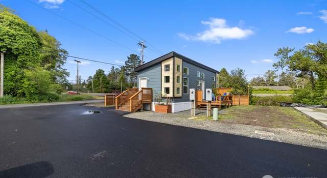 Photo of 1303 30th St #1, Seaview, WA 98644