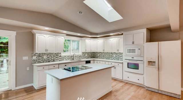 Photo of 15823 SE 49th St, Bellevue, WA 98006