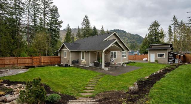 Photo of 8382 Golden Valley Blvd, Maple Falls, WA 98266
