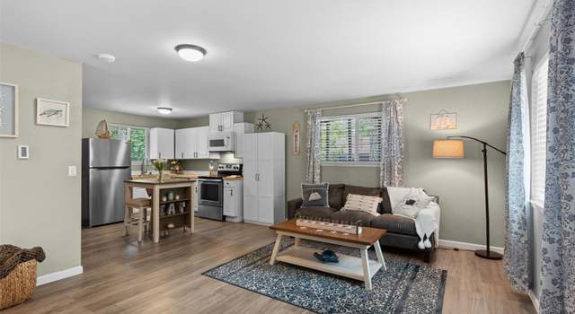 Photo of 430 E Twanoh Falls Dr, Belfair, WA 98528