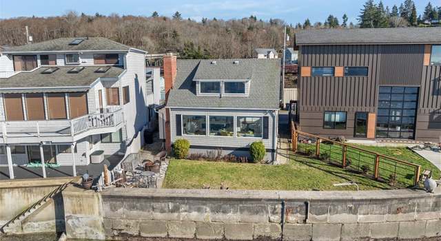 Photo of 2404 Day Island Blvd W, University Place, WA 98466