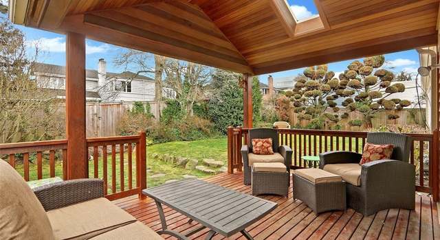 Photo of 3236 W Viewmont Way W, Seattle, WA 98199